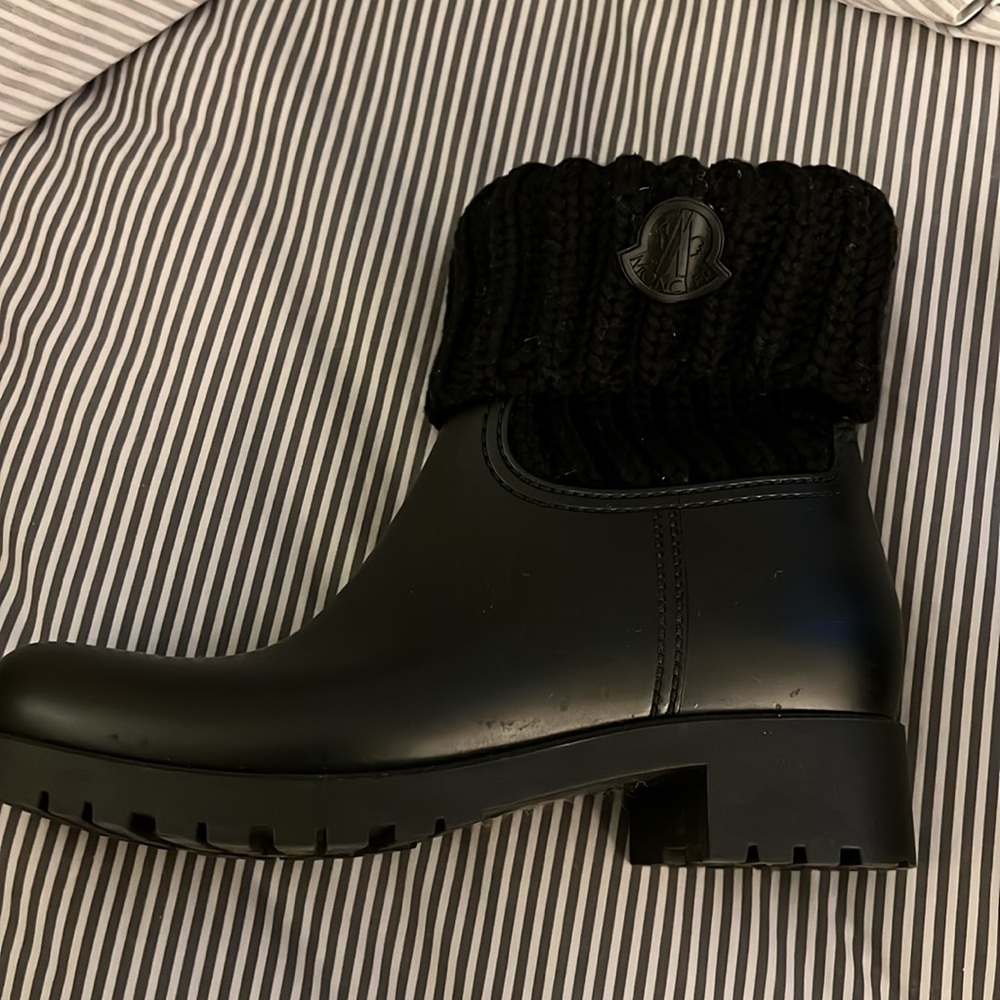 Moncler rain boot brand new condition. Wore once to try on to my mailbox.